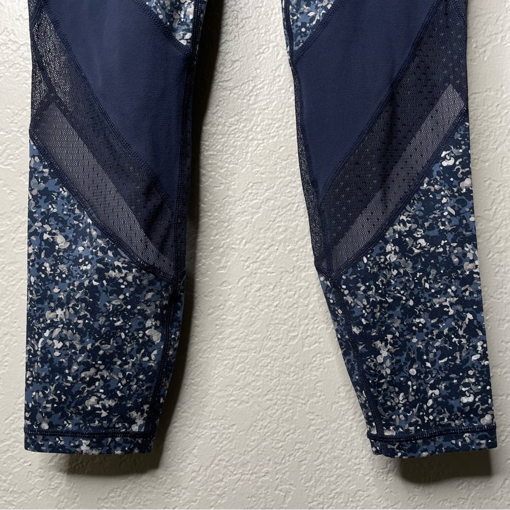 Athleta Sandstone Salutation 7/8 Tight Navy Leggings Pattern Mesh Details - Picture 6 of 13